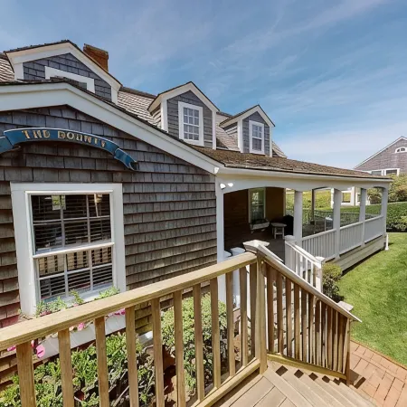 Nantucket Classic! 5 Bed/4 Bath Sconset Beach-Golf-Lighthouse