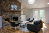 ‼️‼️ Modern Wooded Retreat ‼️‼️ 6min to Purdue - Wifi