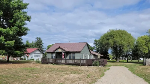 A Stone's Throw from Lake Superior, the bay and downtown pet friendly