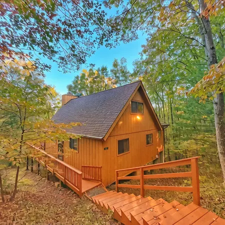 Relaxing Mountain Getaway with Hot Tub & Views! 6 minutes to Bryce Ski Resort