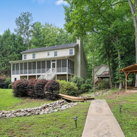 Beautiful Updated Lake House w/ private deep water dock