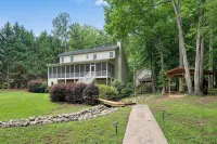 Beautiful Updated Lake House w/ private deep water dock