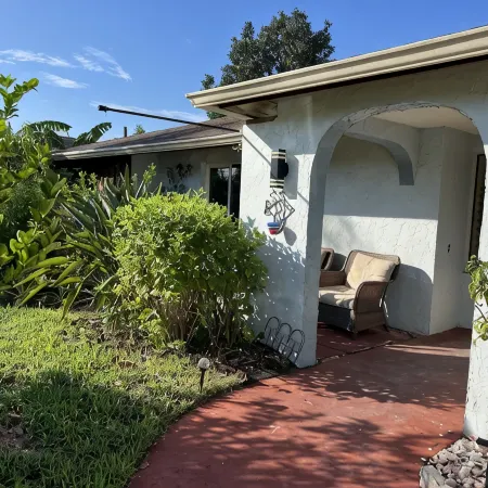 Paradise!Canal-River front heated pool house with Gulf ofMexico access.Remodeled