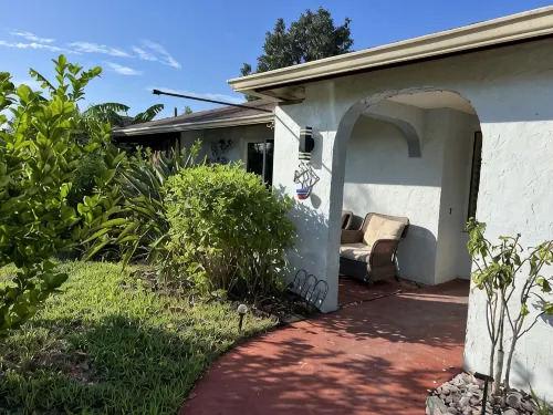 Paradise!Canal-River front heated pool house with Gulf ofMexico access.Remodeled - 3-Star