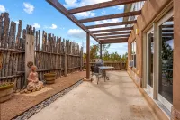 Beautiful Guest House in the Foothills: Fireplace, Hot Tub, Patio, Grill - Jacuzzi