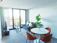 2B2B1C Apartment with Stunning Lake Views - Apartments