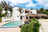 Spacious Beachside Villa with Gourmet Cook, Pool, WiFi – Large Sandy Clean Beach