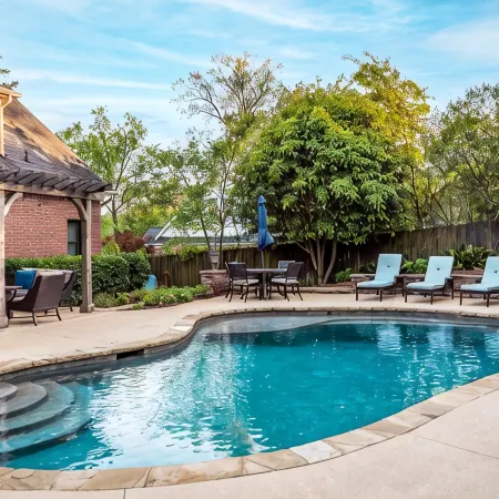 PARADISE FOUND<br>Lakefront - Pool - Beautiful Views
