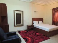 Bella Casa Hotel โรงแรมในมันโรเวีย