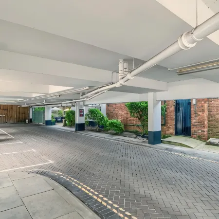 Mercure Salisbury White Hart Hotel & Apartments