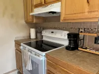 Newly Updated- Top Floor- Bona Nook - Apartments
