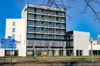 Corbie Lommel Ring - internet