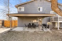 Modern Close to Denver 4bdr Home-Great for groups
