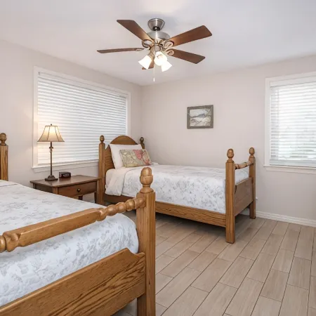 Walk to the Beach & Downtown! Ocean Springs in Perfect Location! Azalea Cottage