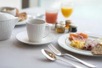 Le Grand Hotel des Thermes - breakfast
