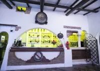 Hotel Cala di Mola - بار