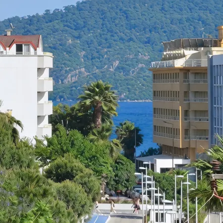 Green Palm Hotel