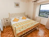 Apartment & Rooms Savonari Hotels in Orasac