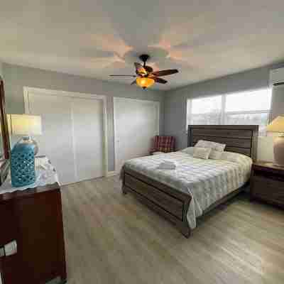 New Listing - 3 Min Walk-Beach, Hot Tub, Tennis, Wi-Fi Rooms