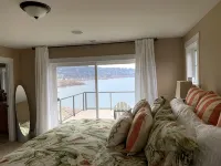 Luxury View Home on the Columbia River, Golf, Wineries & Gorge Amphitheater - 3-Star