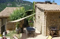Cottage of Charm with Swimming Pool in a Mas Provençal - Farmhouses