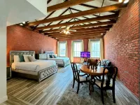 Downtown New Orleans Penthouse - 2 Min Walk to French Quarter - 4A - 방갈로