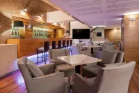 Hotel Marina Atlântico - ที่มีบาร์