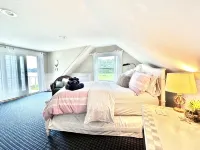 Amazing SALTWATER FRONT on Follins Pond!! 4bdrm/2bth