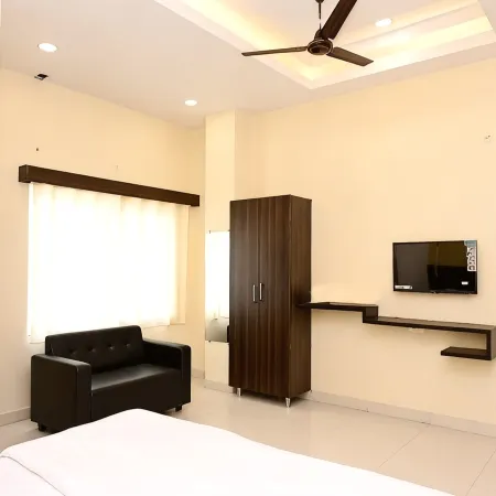 Hotel Satya Inn Отели в г. Карнул