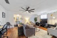Northwood Estate, 15min from UF, sleeps 9, recently renovated! - Bungalows