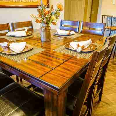 Lakeview Penthouse, Amazing Views—3BR/2BA Relax in Branson Condo, Indian Point Dining/Meeting Rooms