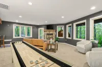 Wintergreen 5BR with Hot Tub, Sauna, Firepit