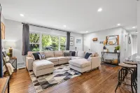 REMODELED Home, KING Beds, FAST WiFi