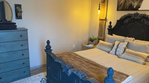 DOUBLE DOWN SUITE : Unit A       Casino Retreat & Pickleball court