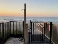 SeaMaster 110: Oceanfront 3 Bed 3 Bath Condo - 4-Star