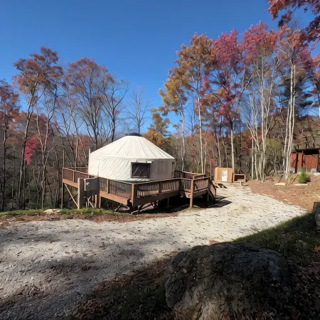 Cozy Yurt in Nantahala - Half mile from Nantahala wedding venue-No Cleaning Fee