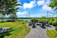 Private Lakefront Retreat-Mins to Waterparks and Attractions - 4-Star