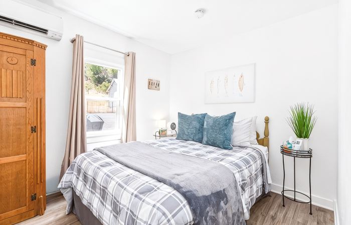 Comfort & River Views! 2-bedroom house in charming Asotin, Washington.