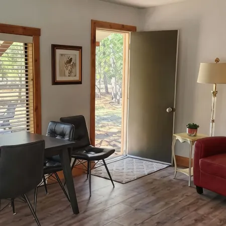 Serene cabin with WiFi in La Pine