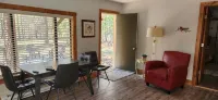 Serene cabin with WiFi in La Pine - Alppimaja