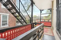 Cozy waterfront 2BR/3 Beds w./ Modern meets Historical Charm/Chic