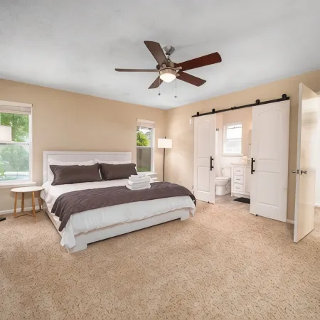 Private Heated Pool • Arcades • Sleeps 10 • Quiet Jacksonville Retreat