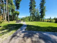 Play House Private Ozone Hot Tub, w/ Beautiful Views. Quaint, Cozy, & Peaceful.