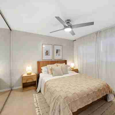 Charming & Relaxing Getaway: Mins to Beach - Patio  5 Star Location Rooms