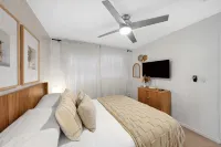 Charming & Relaxing Getaway: Mins to Beach - Patio  5 Star Location - homestay