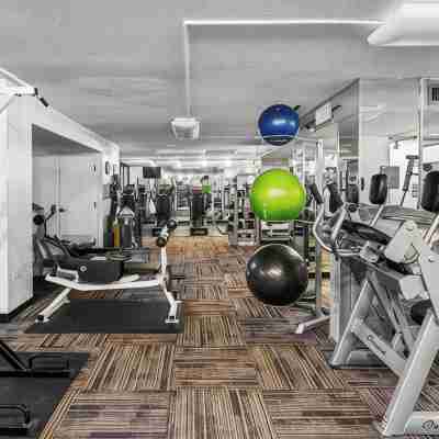 NEW- One-bedroom condo, parking, and High-Speed WIFI in Downtown Denver Fitness & Recreational Facilities