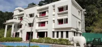 Corbett Mist Resort - bar