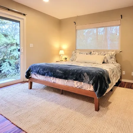 Rainforest Retreat w/Outdoor Fireplace & Hot Tub Hotels in Volcano
