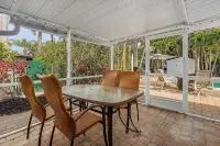 Estey Oasis. Heated Pool! Close to Beaches/5th Ave! - Private Pools