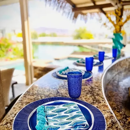 🏝️Chic villa on the lake! 3 bed 3 bath, Golf, bbq & fun in the sun 🌵🏝️🍦👙